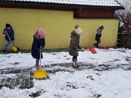 Leden na školní zahradě